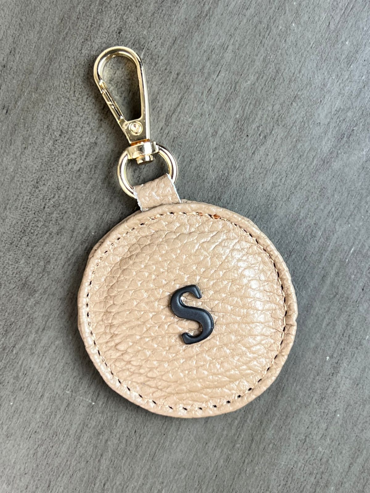 LLAVERO CIRCULAR PIEL KHAKI