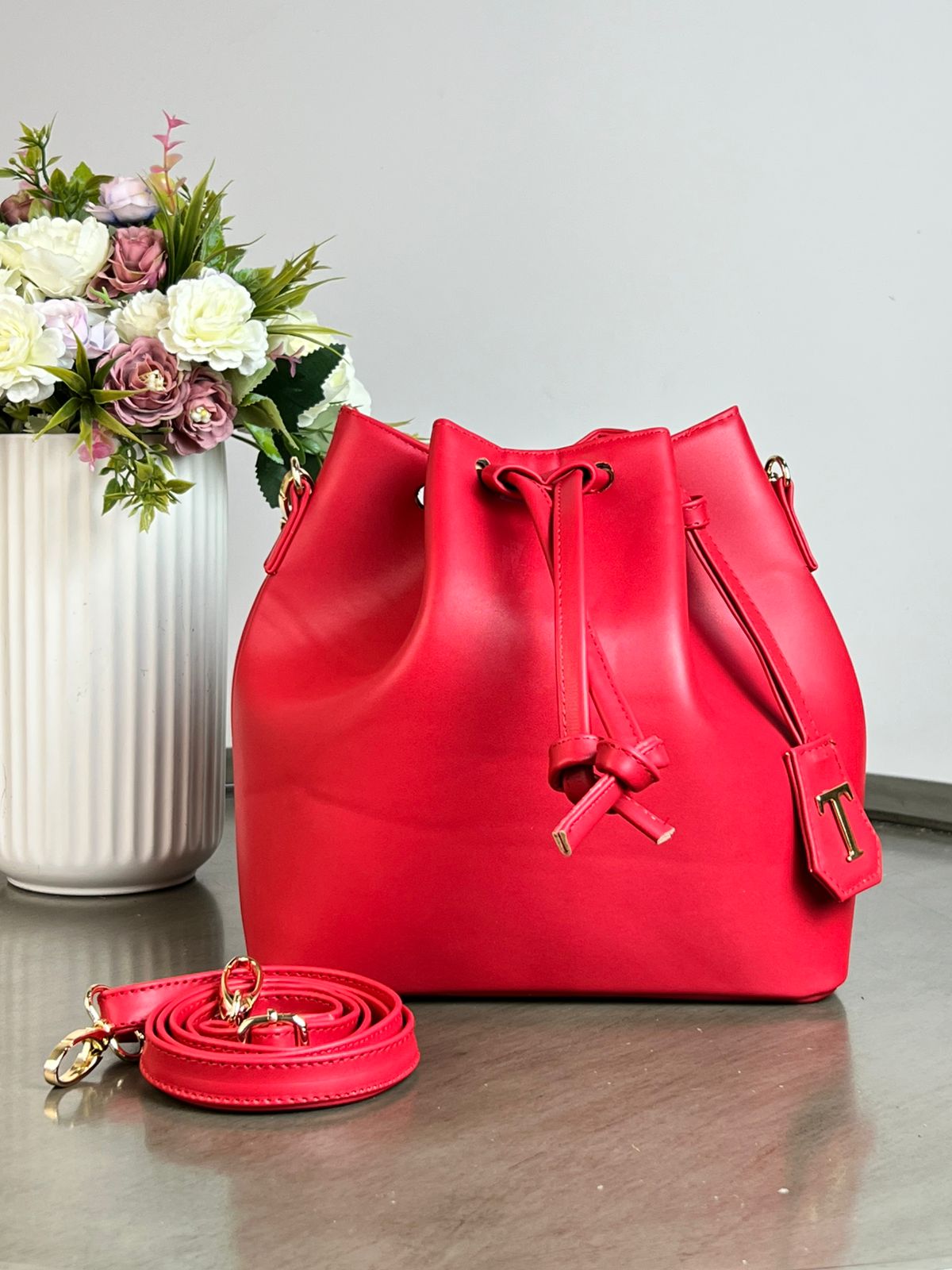 BUCKET FINO ROJO LISO