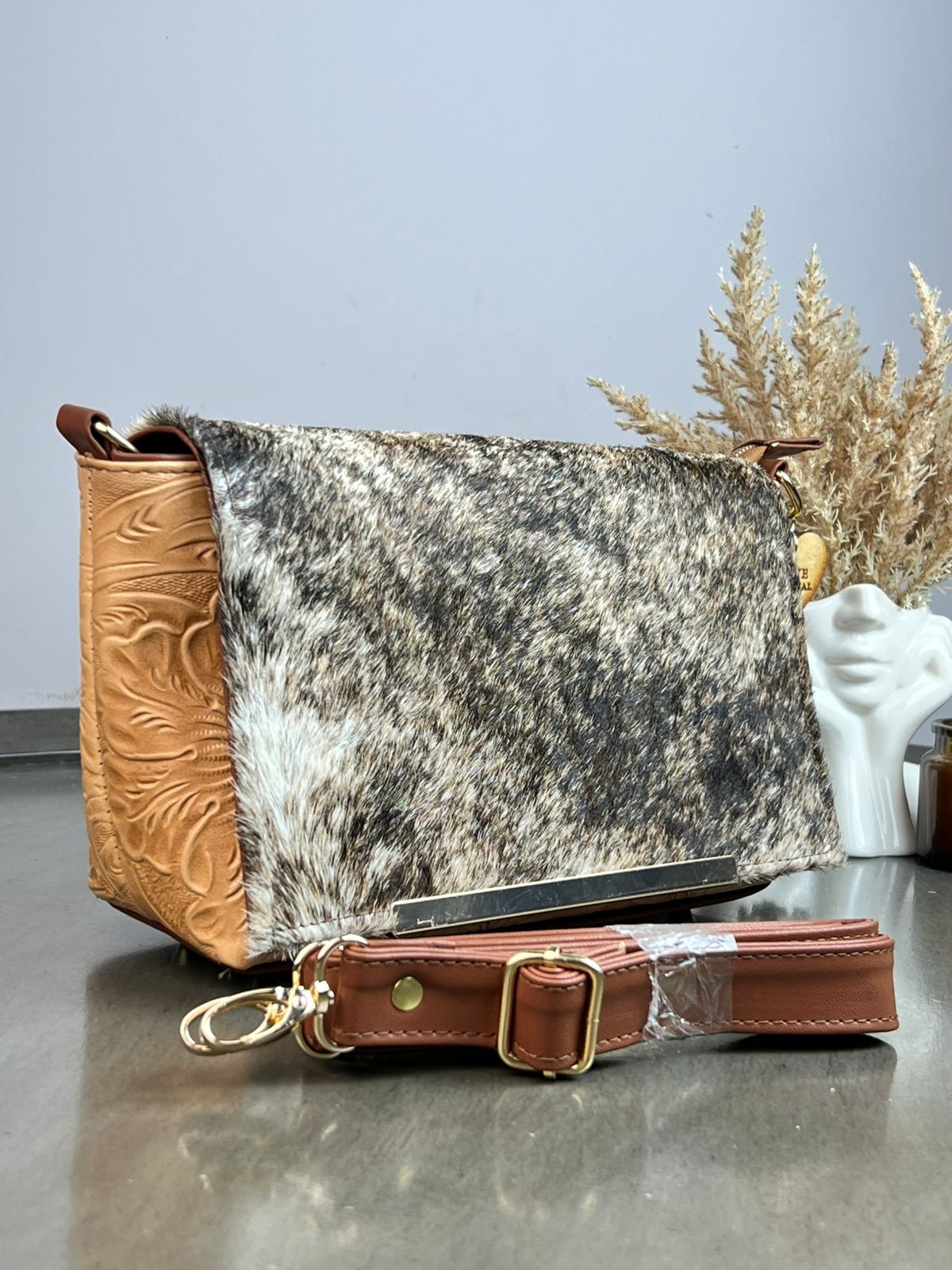CROSSBODY VIANNEY TAPA PELO MOTEADO/PIEL AVELLANA