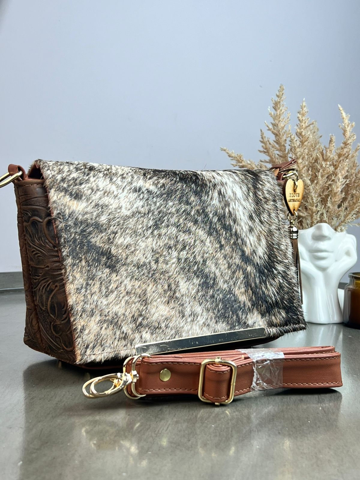 CROSSBODY VIANNEY TAPA PELO MOTEADO/PIEL CHOCOLATE