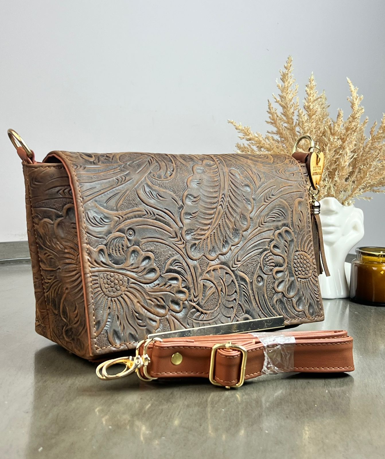 CROSSBODY VIANNEY GRABADO FLORES CHOCOLATE