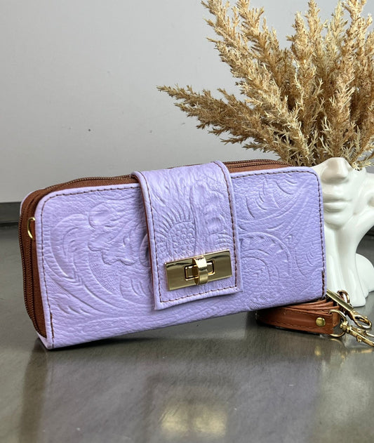 CARTERA PIEL BROCHE LILA MATE