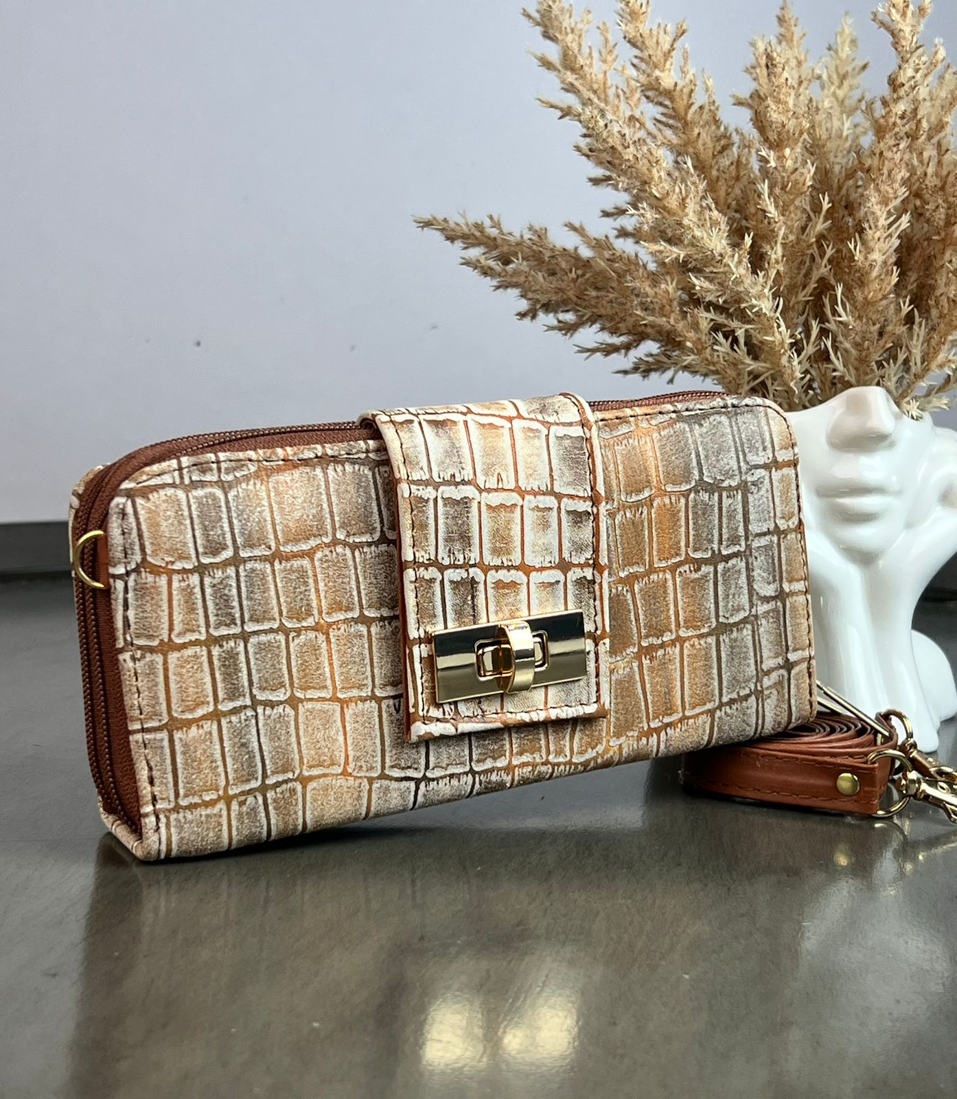 CARTERA PIEL BROCHE DRILO ARENA/HUESO