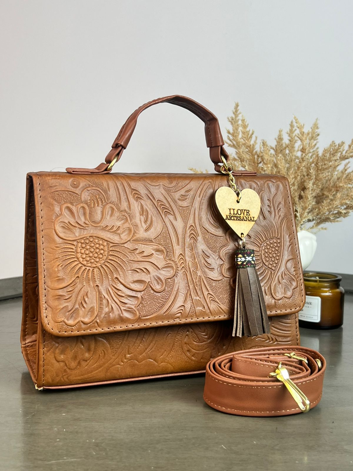 BOLSO CAJITA ZAFIRO GRABADO FLORES CAMEL