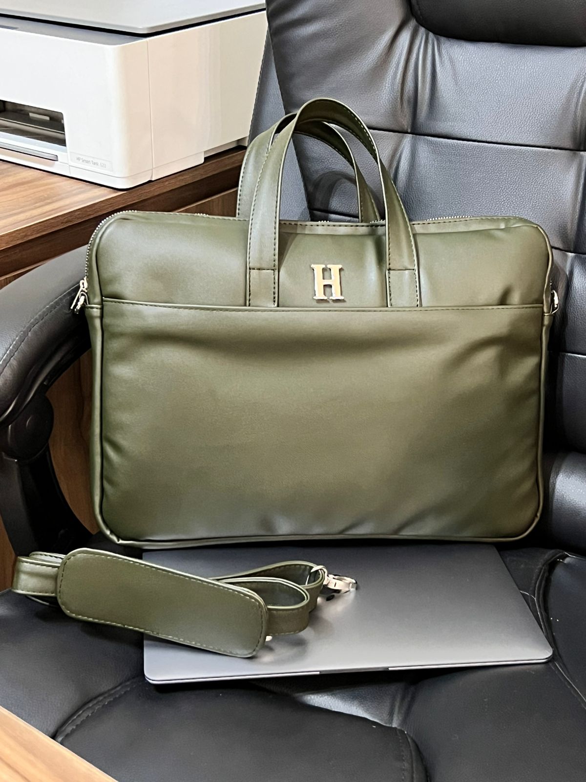 PORTALAP VERDE MILITAR LISO H/PLATA