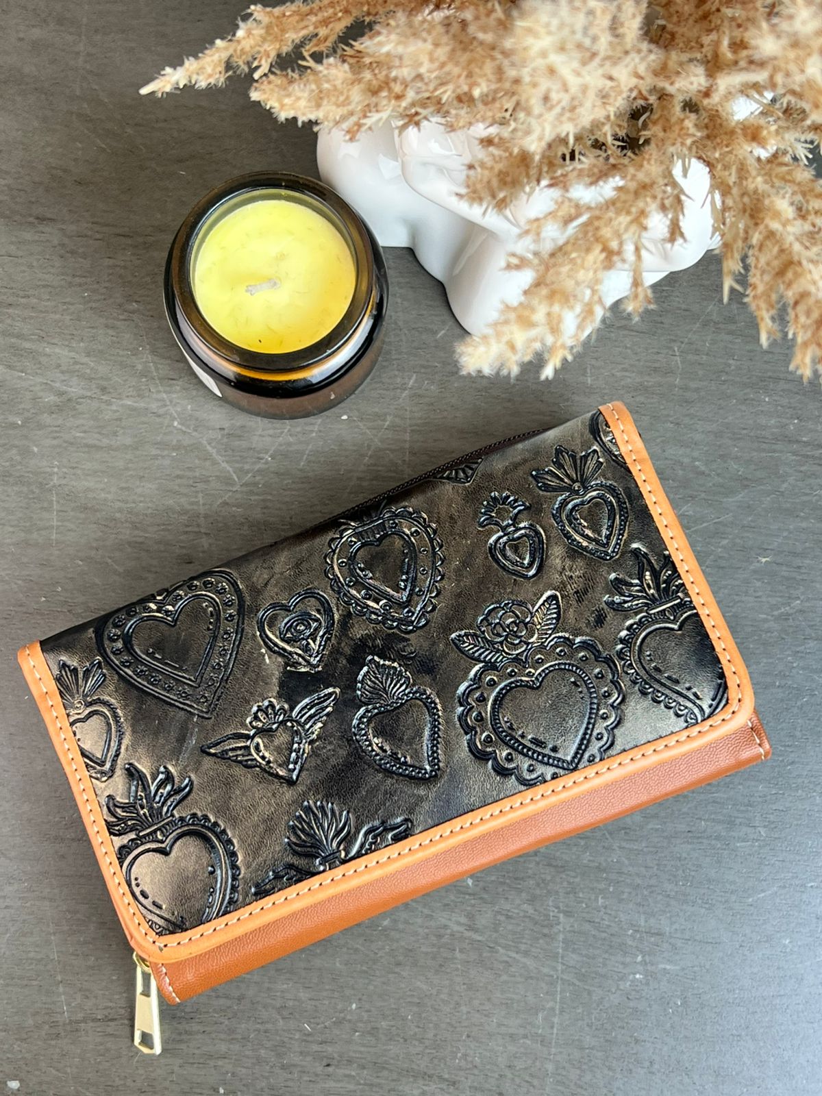 DB CARTERA CORAZONES NEGRO BRONCE