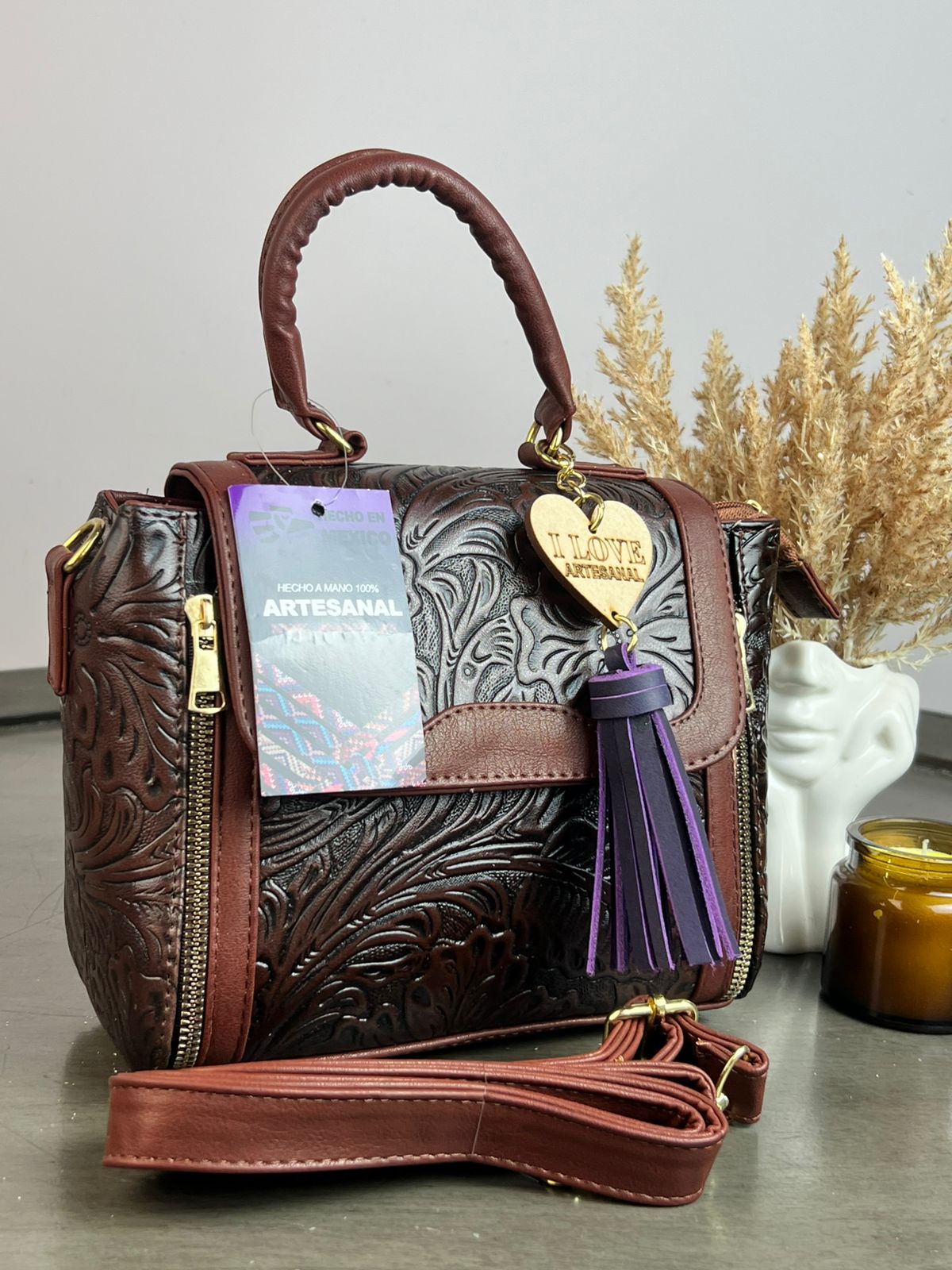 CROSSBODY ARTESANAL DOBLE CIERRE GRABADO FERRERO