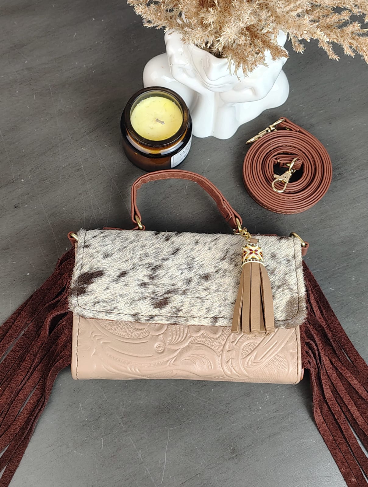CROSSBODY DELIA PELO Y BARBAS MAQUILLAJE/PELO BLANCO MOTEADO/BARBAS CAFÉ