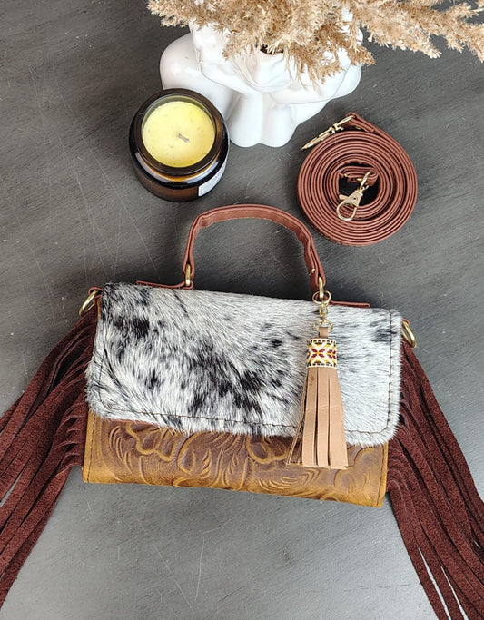 CROSSBODY DELIA PELO Y BARBAS MIEL/PELO BLANCO MANCHAS/BARBAS CAFÉ