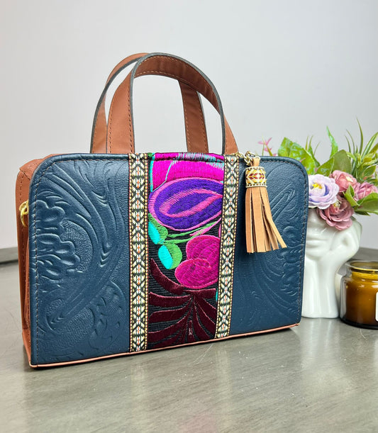 CROSSBODY DOBLE CARA FLORES FRANJA BORDADO F NEGRO/AZUL MARINO