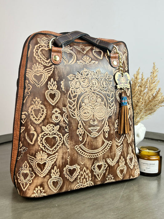 DB MOCHILA CAPRI FRIDA CAFÉ LINEAS