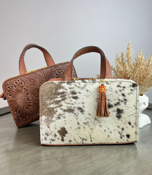 CROSSBODY DOBLE CARA PELO MOTEADO/PIEL GRABADA CHOCOLATE MATE