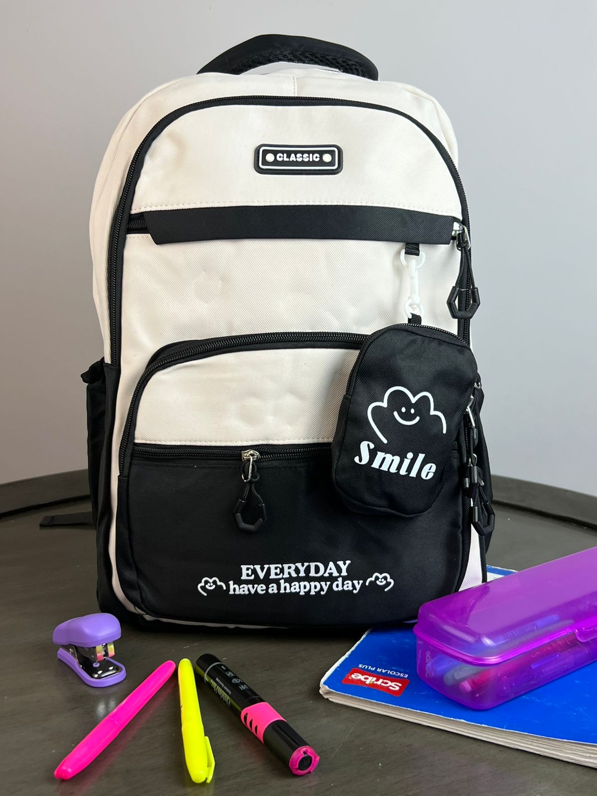 MOCHILA CON MONEDERO SMILE HUESO/NEGRO