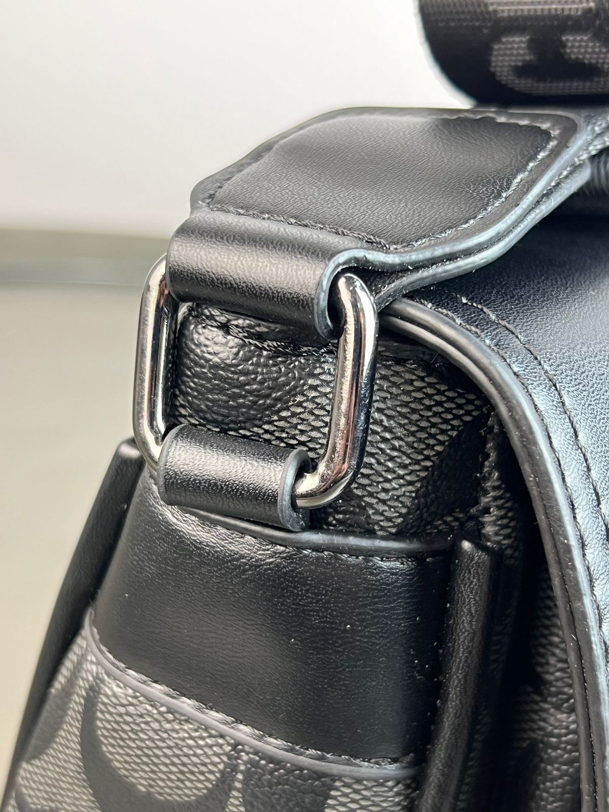 MARICONERA PARA ELLOS COACH CAFE/NEGRO