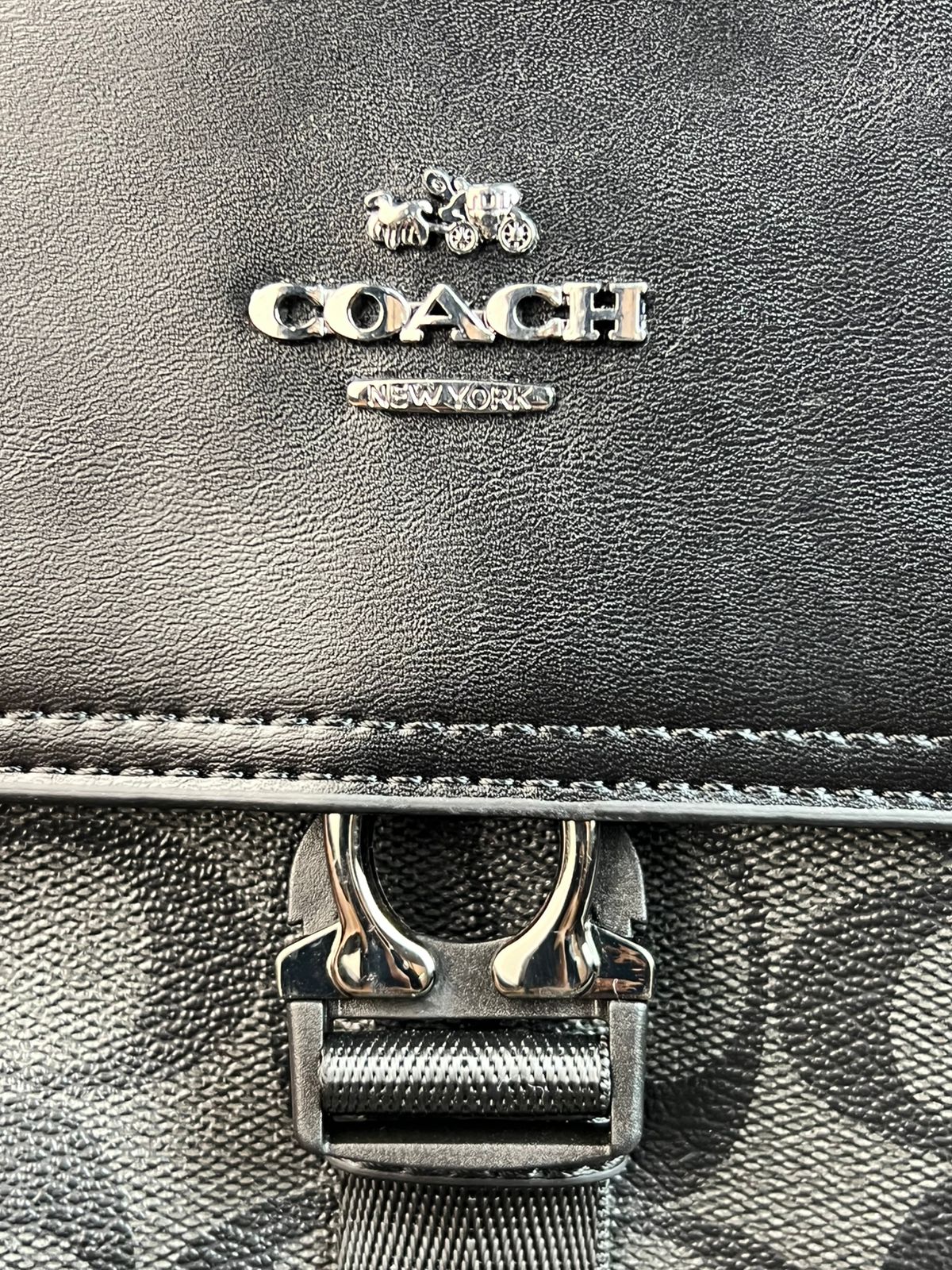 MARICONERA PARA ELLOS COACH NEGRA