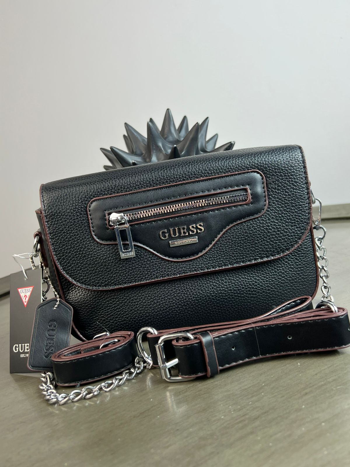 CROSSBODY GUESS CIERRE NEGRO LISO