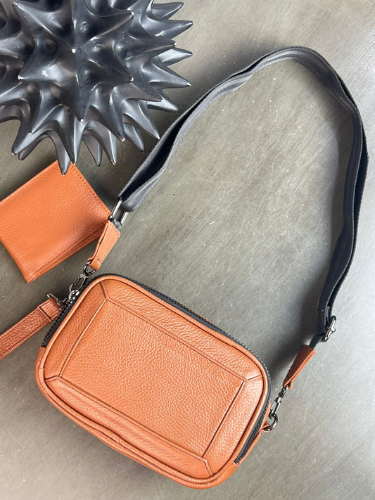 MARICONERA 100% PIEL BRASIL CAMEL