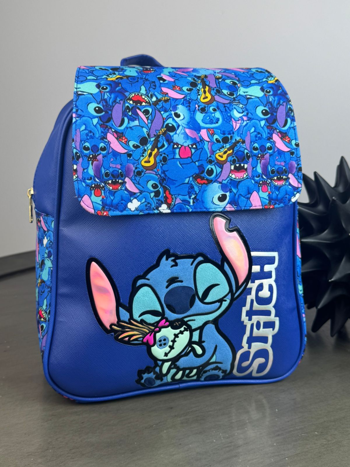 MOCHILA PERSONAJE STITCH ABRAZO AZUL REY