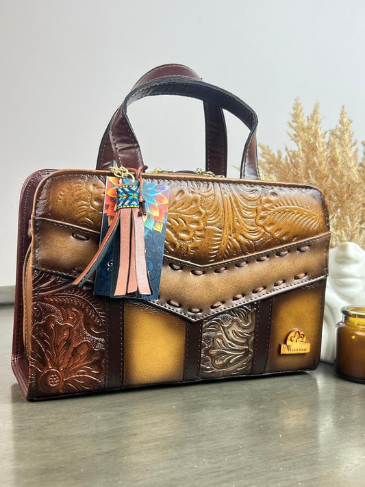 MAOMA CROSSBODY MARRON FRANJAS GRABADO