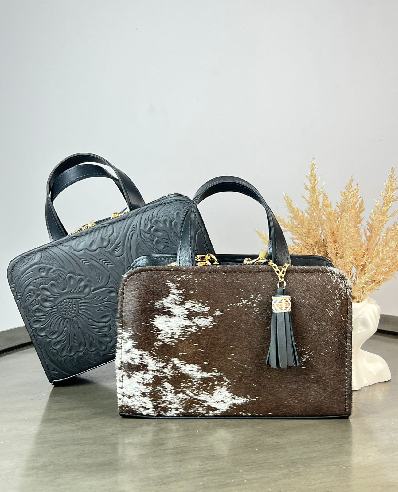 CROSSBODY DOBLE CARA PELO VARIABLE-PIEL NEGRO MATE