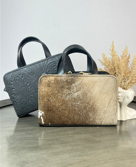 CROSSBODY DOBLE CARA PELO BEIGE/PIEL GRABADA NEGRO MATE