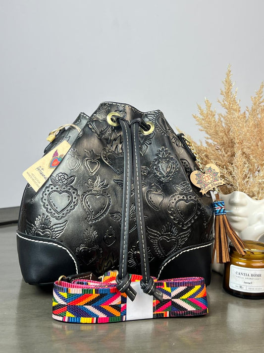 DB BUCKET CORAZONES NEGRO/BRONCE