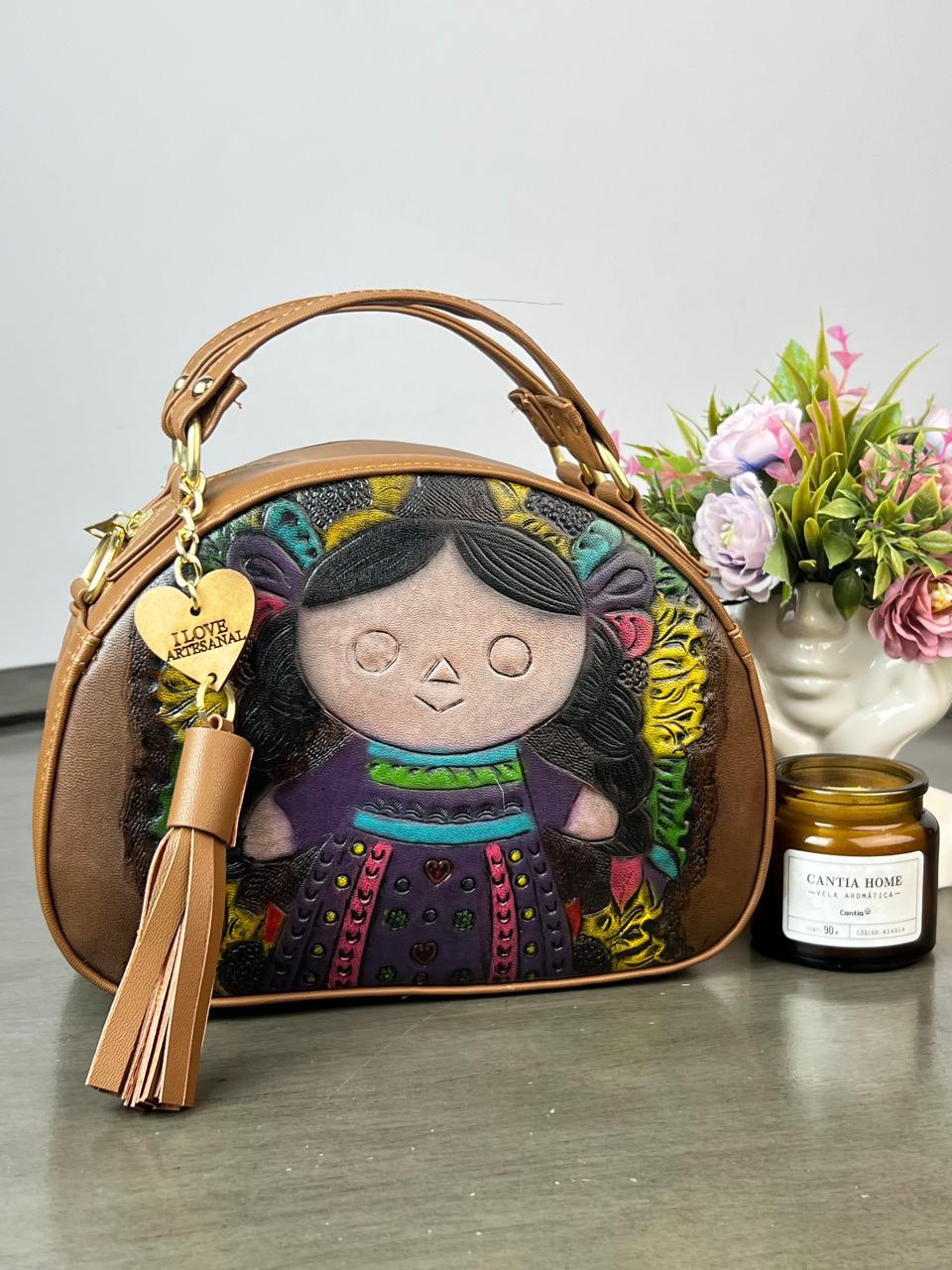 BOLSO MEDIO CIRCULO GRABADO LELE CHOCOLATE/CAMEL