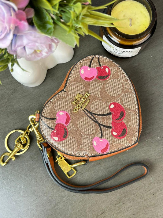 MONEDERO CORAZON COACH KHAKI CEREZAS ESTAMPADO