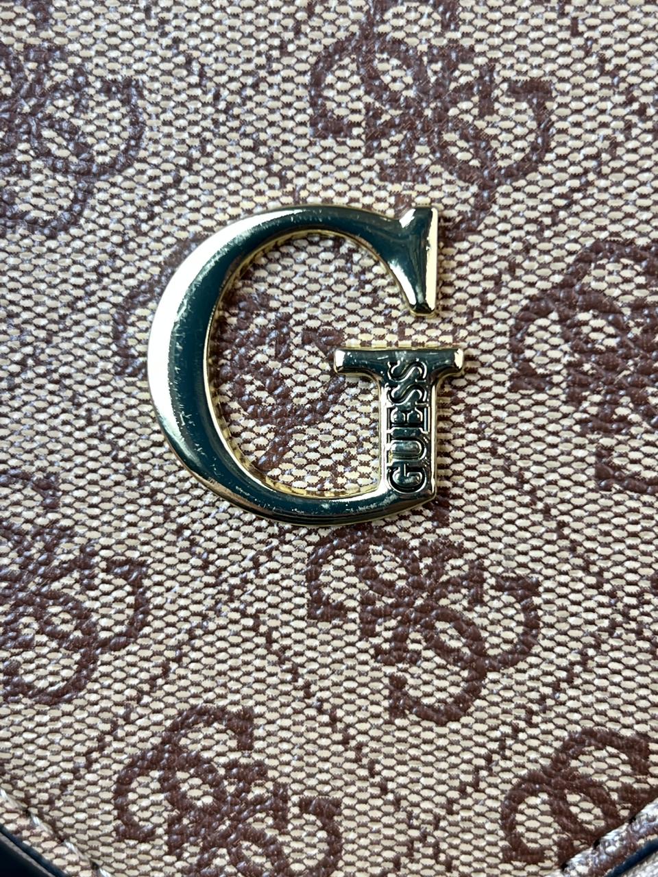 MONEDERO CORAZON GUESS BLANCO/CELESTE ESTAMPADO