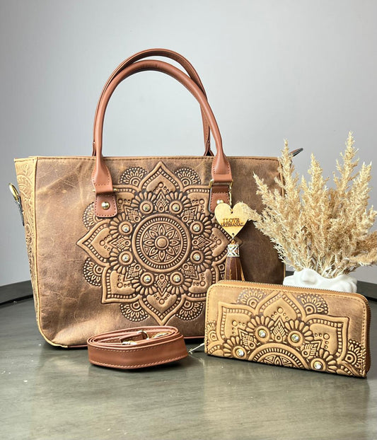 DUO MANDALA PIEL GRASO CON CARTERA CAMEL DESGASTADO