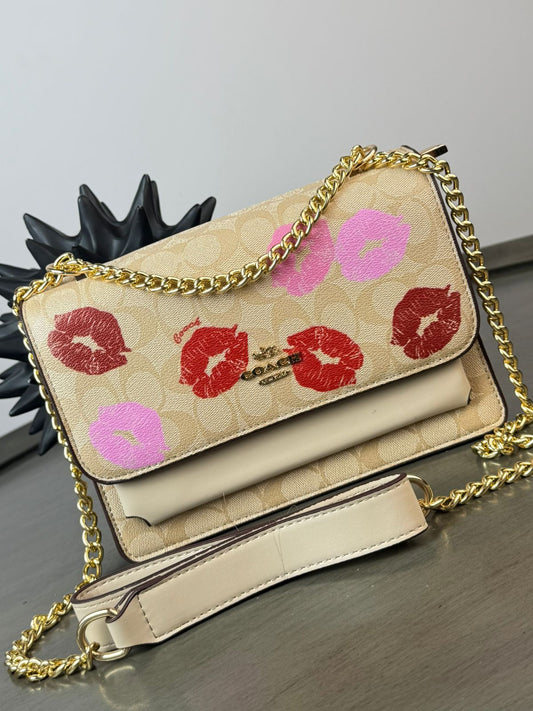 CROSSBODY COACH CADENA BEIGE BESOS ESTAMPADO