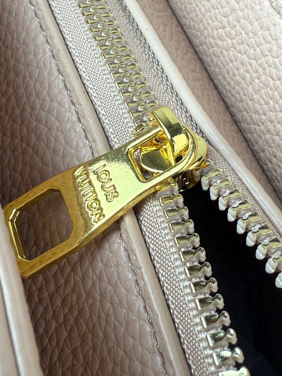 CROSSBODY CON MONEDERO LOUIS VUITTON ROSA
