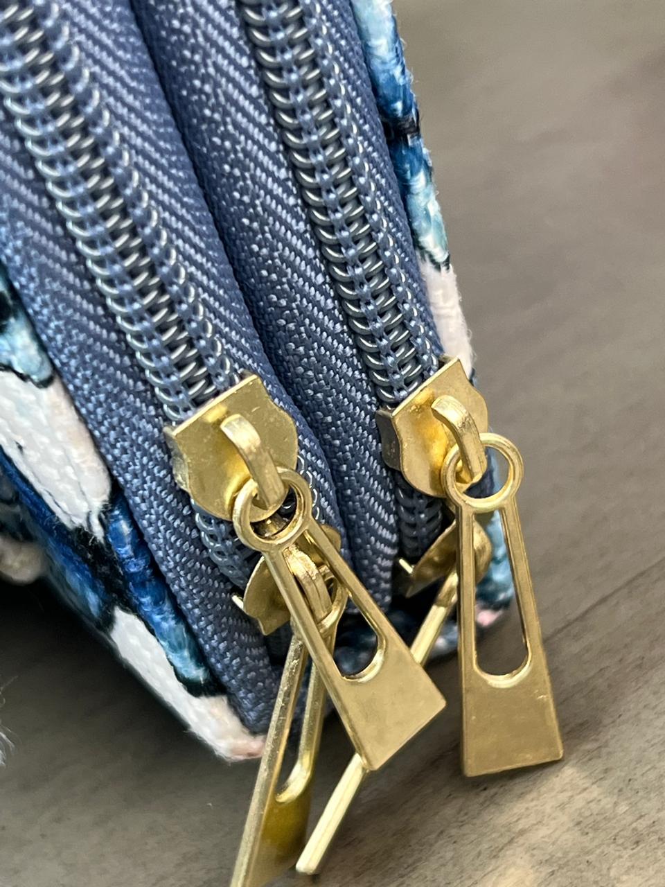 PORTACEL/CARTERA DOBLE CIERRE YUTE CUADROS COLORES