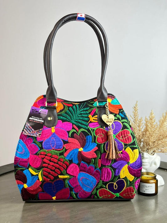 MOD ARTESANAL ROBERTA BORDADO FERRERO/ FLORES COLORES F NEGRO