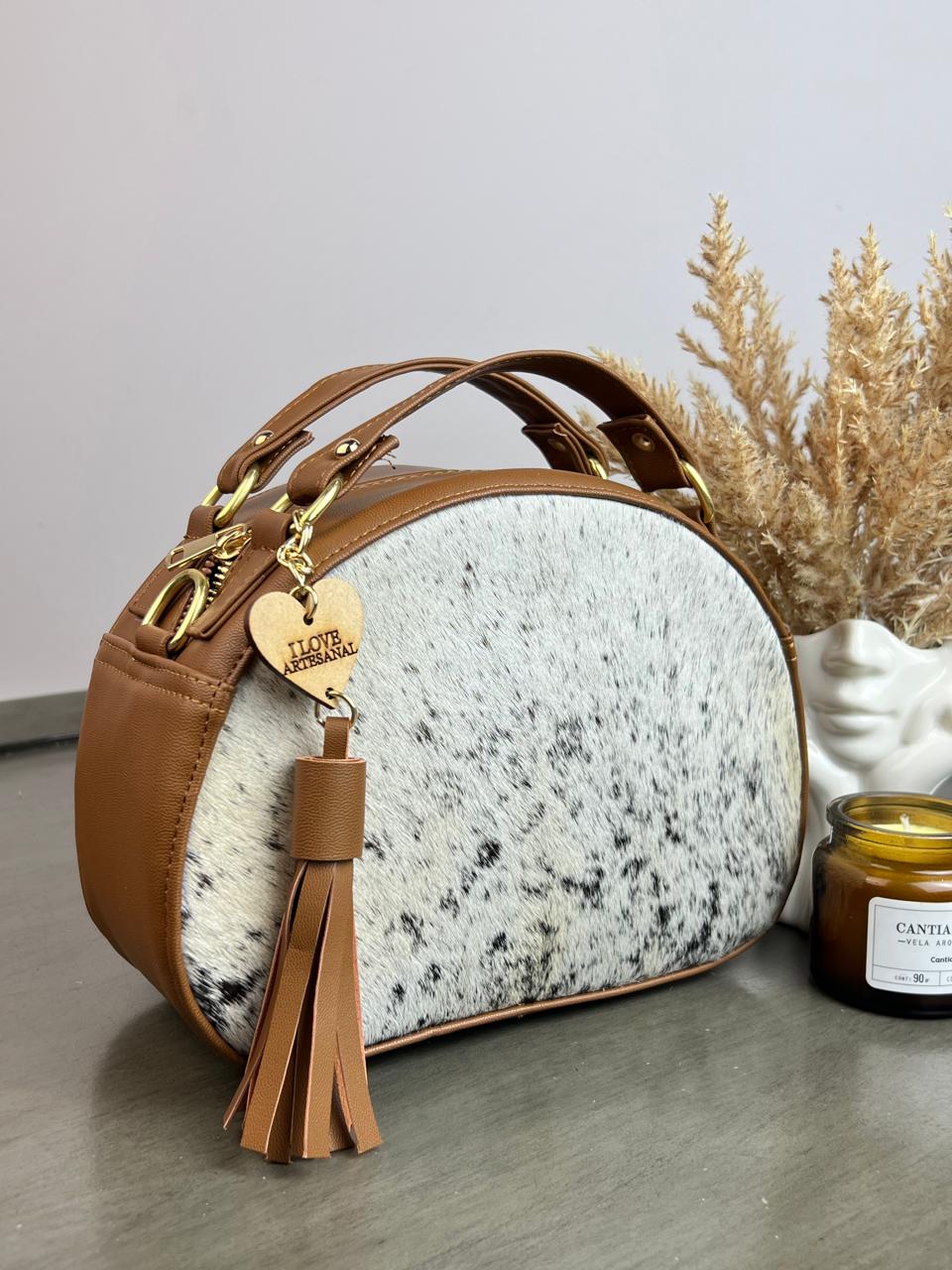 BOLSO MEDIO CIRCULO CAMEL PELO VARIABLE