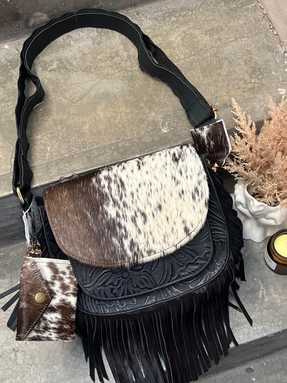 CROSSBODY MABEL PELO VARIABLE NEGRO MATE