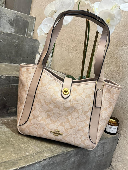 IMPORTACION COACH MARIPOSA BEIGE ESTAMPADO
