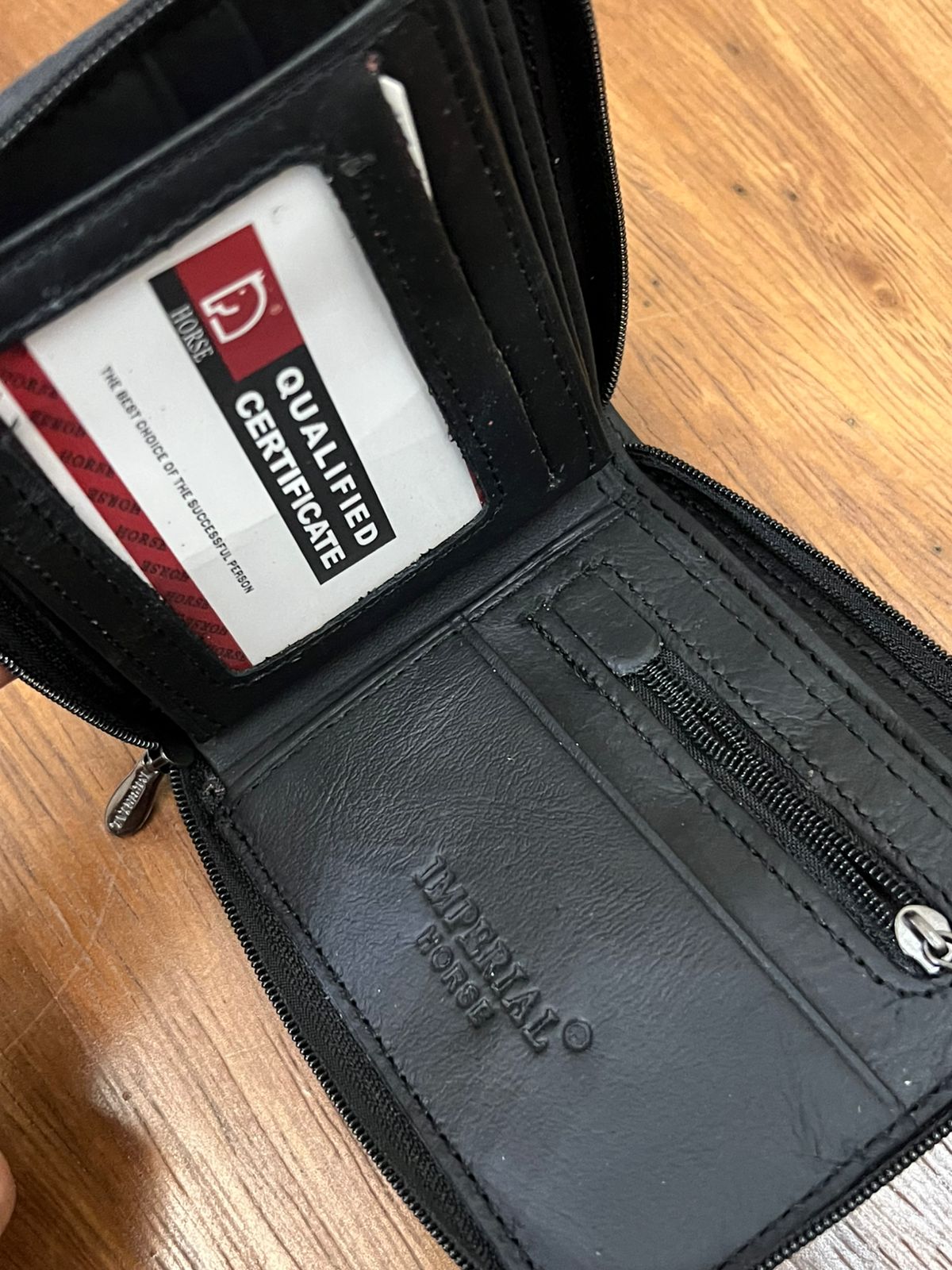 CARTERA HORSE CIERRE PIEL NEGRO LISO HERRAJES VARIABLES