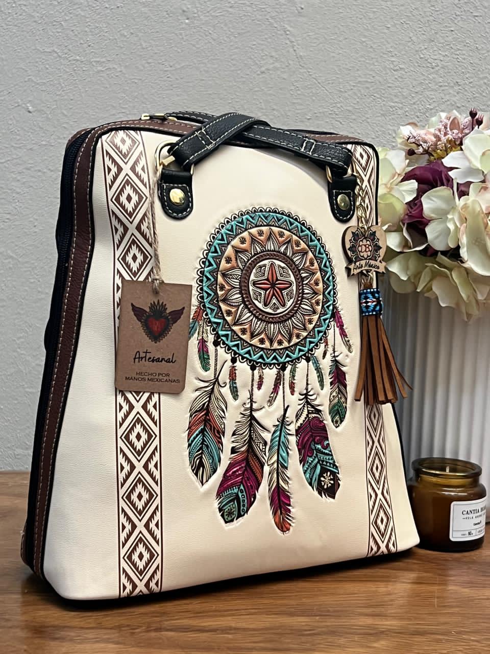 DB MOCHILA CAPRI ATRAPASUEÑOS HUESO