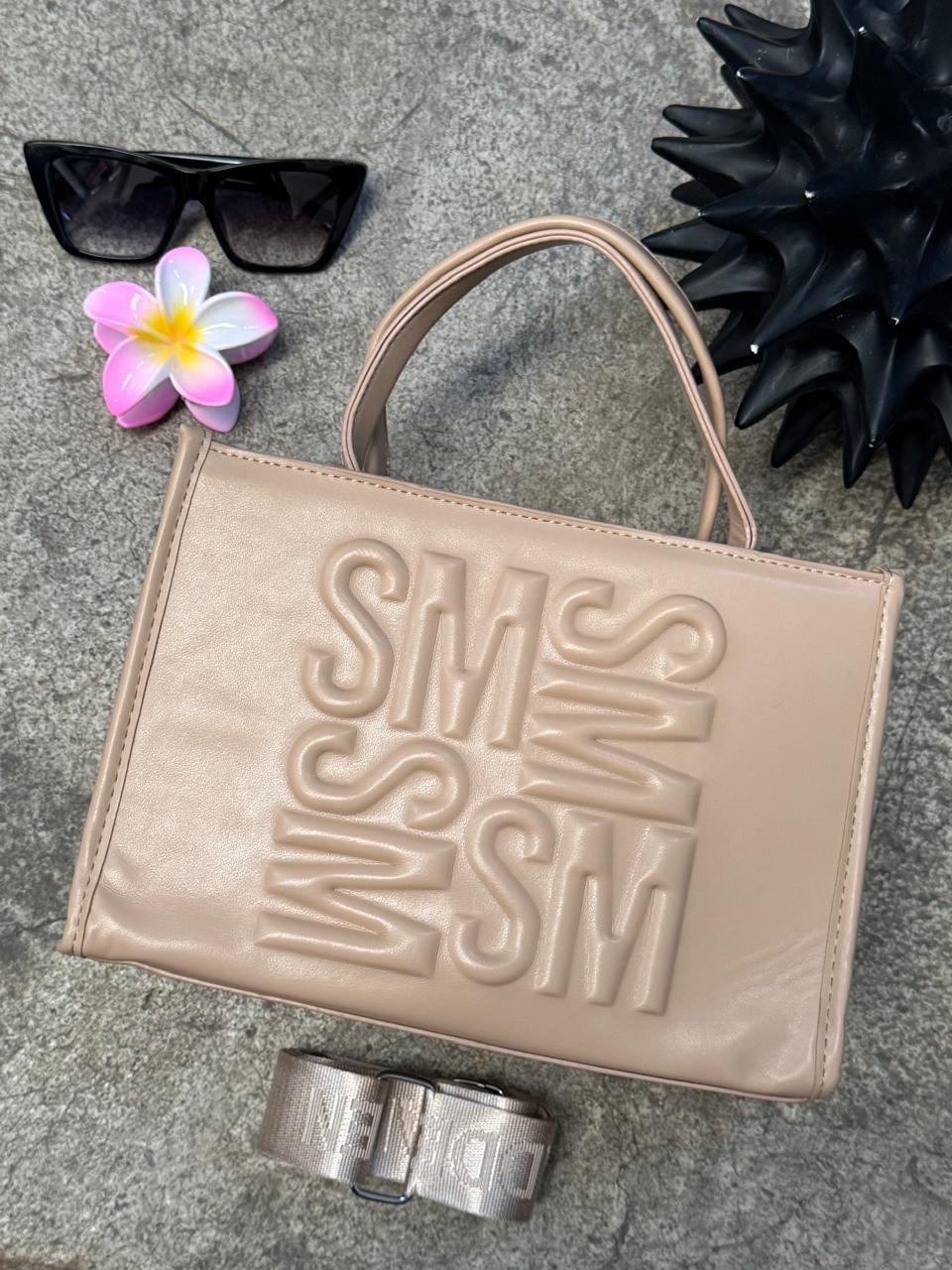STEVE MADDEN CON RELIEVE MAQUILLAJE