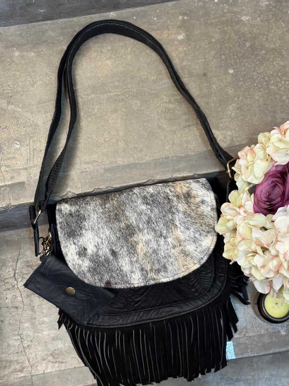 CROSSBODY MABEL PELO VARIABLE NEGRO MATE