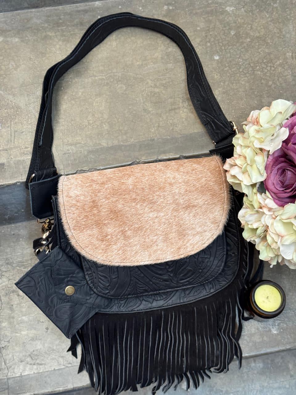 CROSSBODY MABEL PELO VARIABLE NEGRO MATE