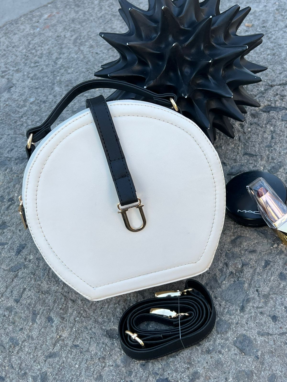SELENE COLOR HUESO/NEGRO LISO