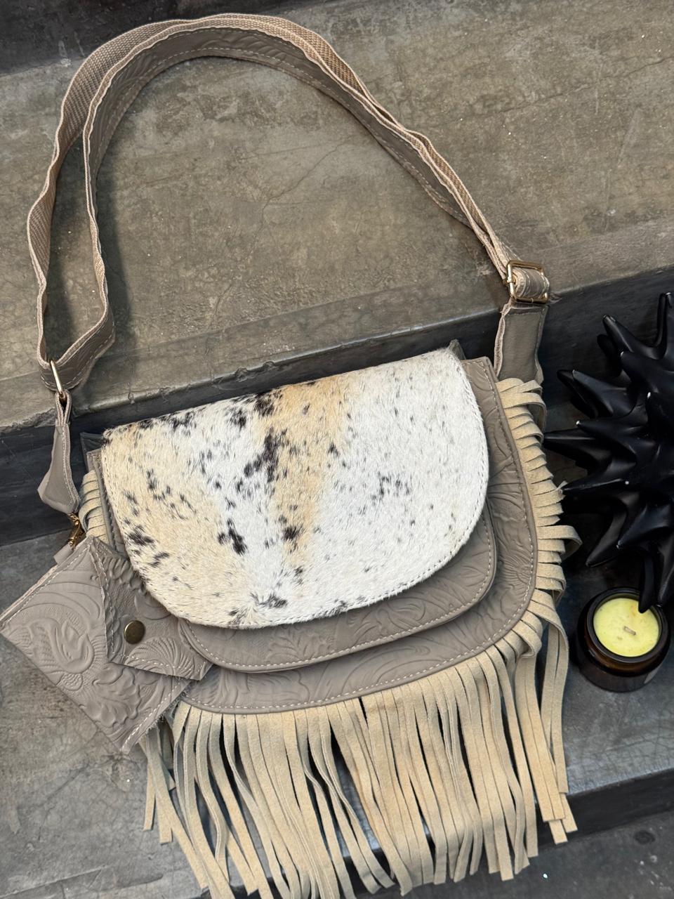 CROSSBODY MABEL PELO VARIABLE VAINILLA