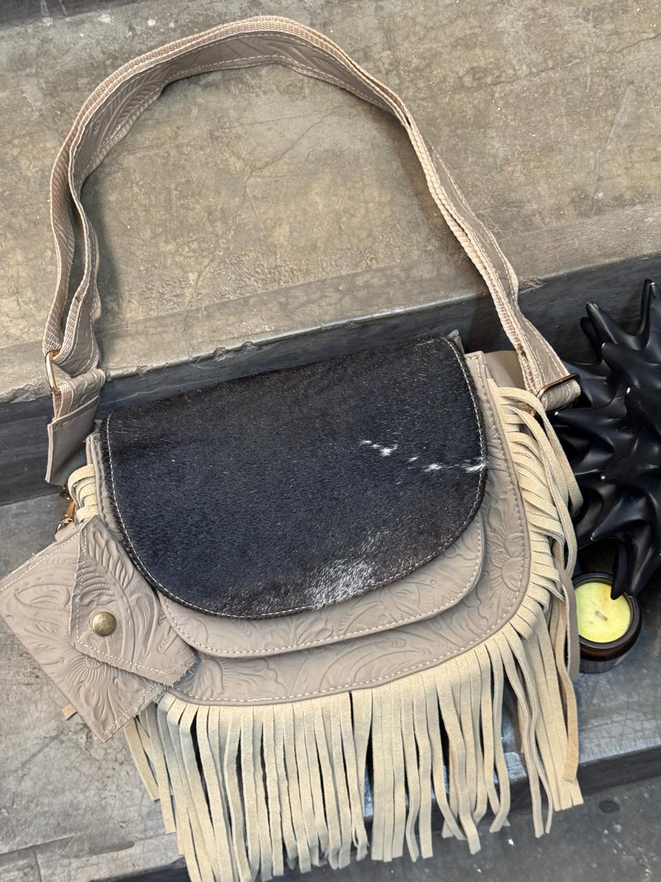 CROSSBODY MABEL PELO VARIABLE VAINILLA
