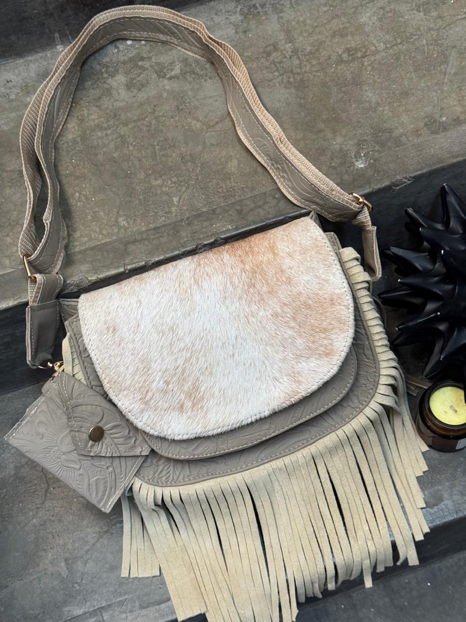 CROSSBODY MABEL PELO VARIABLE VAINILLA