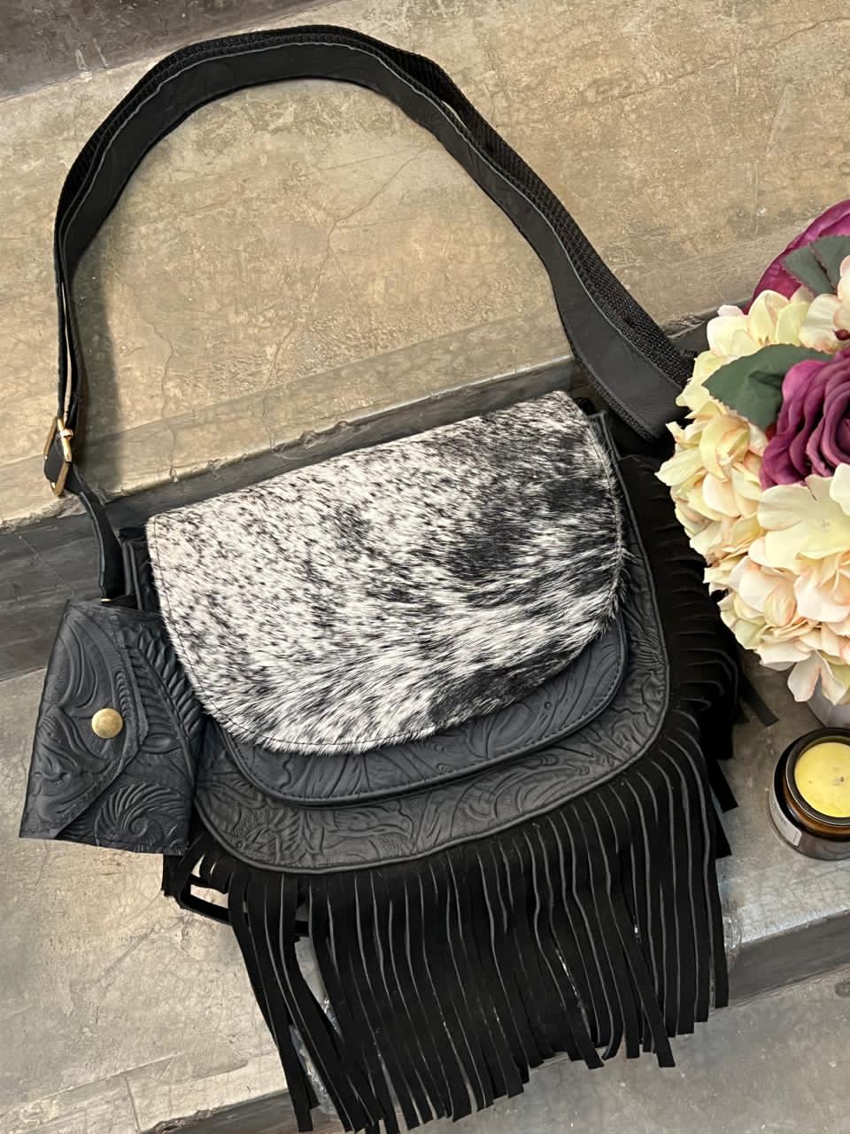 CROSSBODY MABEL PELO VARIABLE NEGRO MATE