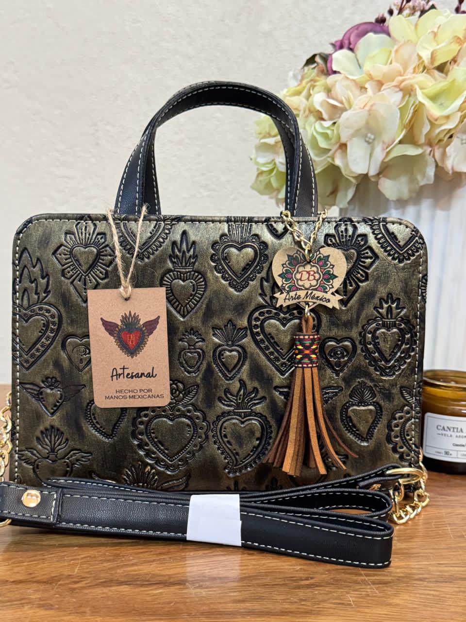 DB CROSSBODY CORAZONES NEGRO BRONCE