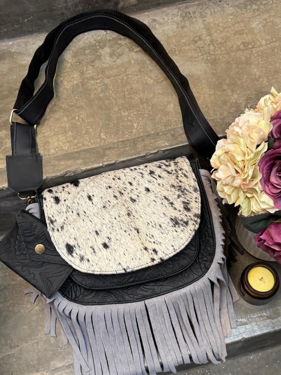 CROSSBODY MABEL PELO VARIABLE NEGRO-GRIS