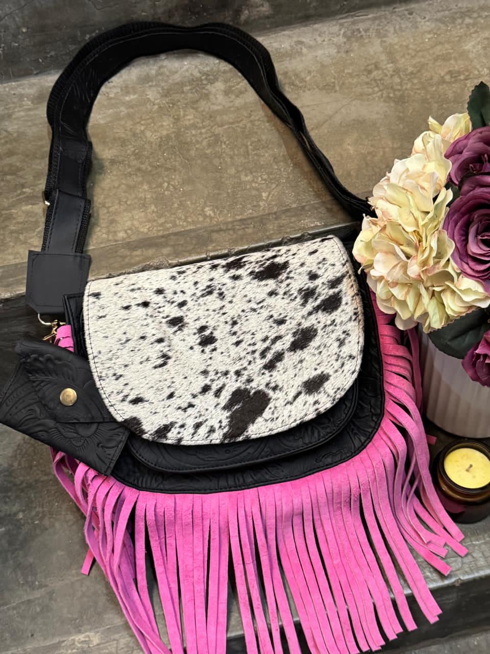 CROSSBODY MABEL PELO VARIABLE NEGRO-ROSA POP